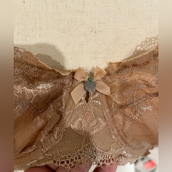 Victorias Secret Body by Victoria Unlined Demi in Nude- Size 36DD/36E - Picture 4 of 6